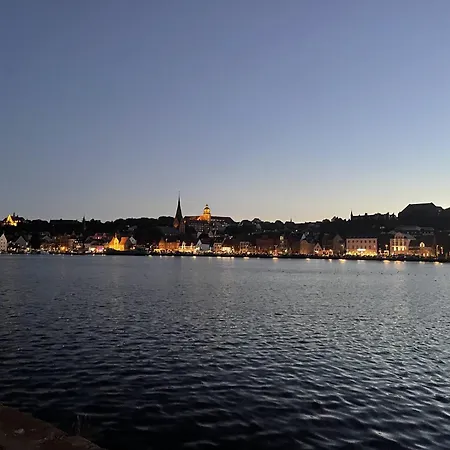 Moebiliertes Wohnen Auf Dem Sandberg フレンスブルク